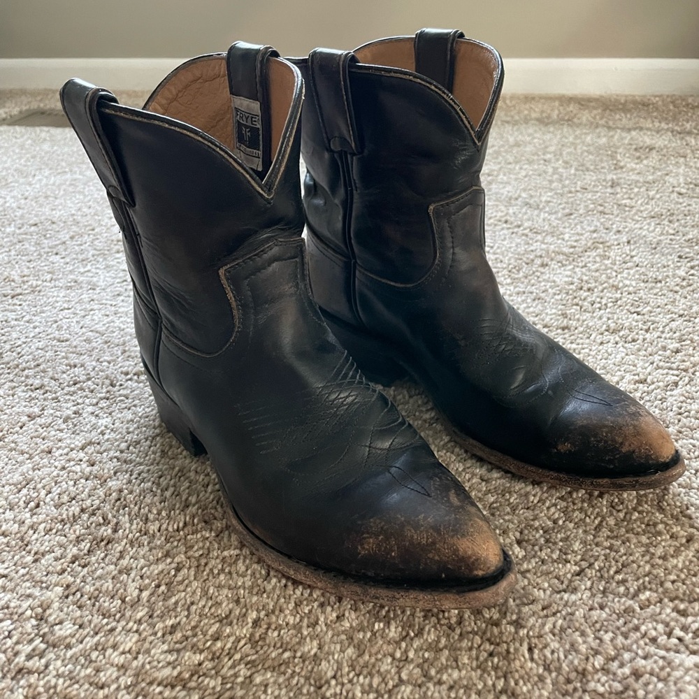 Frye Billy Short Distressed Black Western Boots Size 8